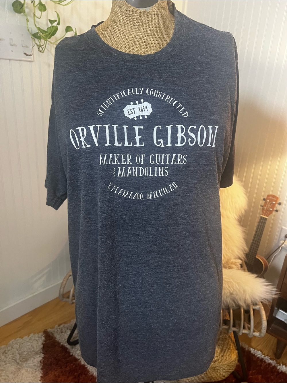Dray Graphic 'Orville Gibson' Gibson guitar Short Sleeve Tee